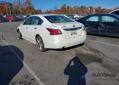 2015 Nissan Altima 2.5/2.5 S/2.5 Sl/2.5 Sv z USA, uszkodzony, nr VIN 1N4AL3AP5FN367938